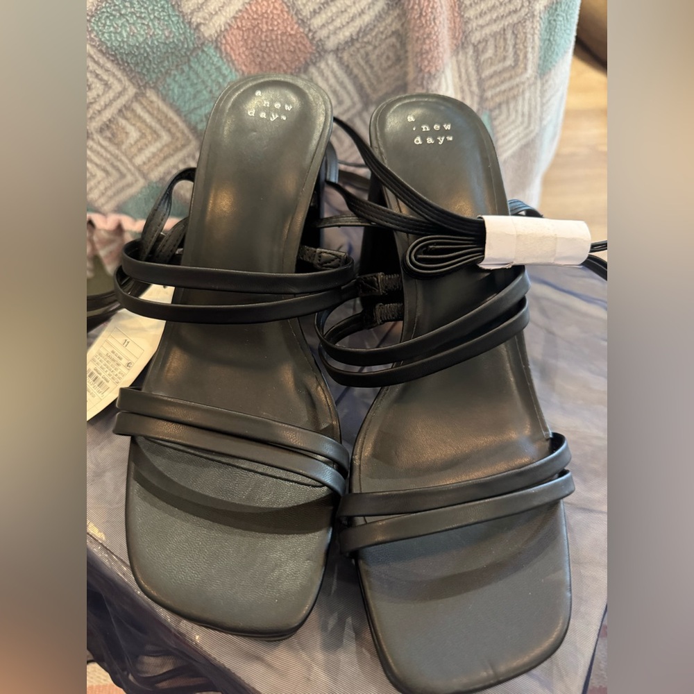 A New Day Black Modern Strappy Sandals heels size 11 nwt